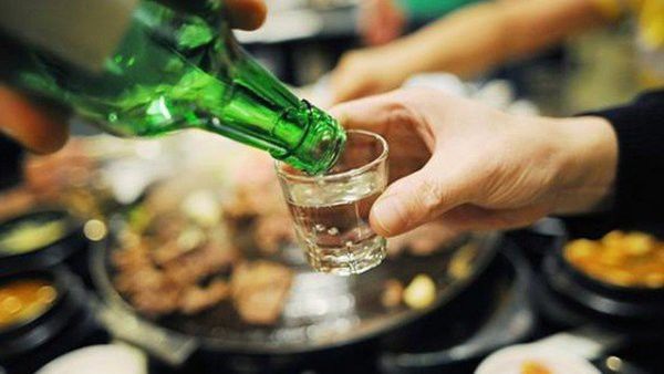 Từ ngày 1/1/2020, cấm rượu bia khi lái xe, kể cả xe đạp
