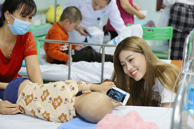 Linh Chi - Lan Ngọc như song sinh, Ngọc Trinh thả thính cực ngọt
