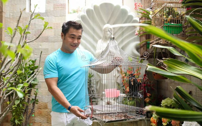 Lý Hùng: Cát-xê 60 cây vàng, ở biệt thự 3 tầng vẫn độc thân ở tuổi 50