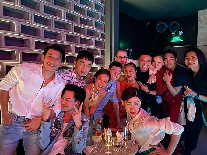 Mai Phương Thúy thả rông vòng 1, Min bất ngờ khoe ảnh gợi cảm