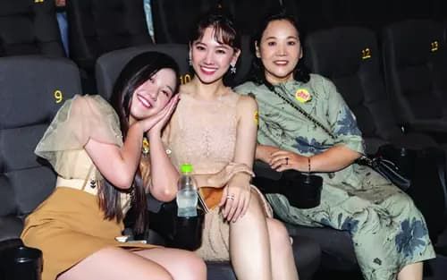 Mẹ vợ Trấn Thành chịu chơi đồ hiệu: “Tậu” túi xách hơn trăm triệu đồng