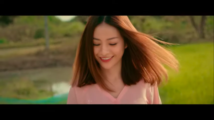 MIA gây sốt với hình tượng gái quê trong MV trở lại đường đua Vpop