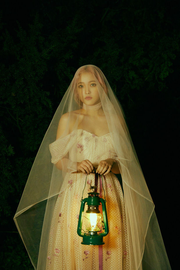 Mỹ nhân Kpop hóa cô dâu: Red Velvet huyền bí, Twice hiện đại