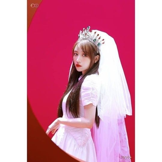 Mỹ nhân Kpop hóa cô dâu: Red Velvet huyền bí, Twice hiện đại