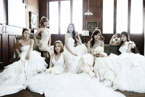 Mỹ nhân Kpop hóa cô dâu: Red Velvet huyền bí, Twice hiện đại
