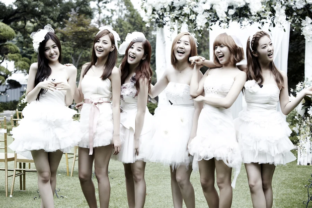 Mỹ nhân Kpop hóa cô dâu: Red Velvet huyền bí, Twice hiện đại