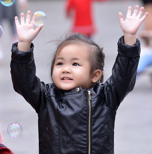 Mỹ nhân Việt giấu nhẹm chuyện sinh nở, đùng đùng khoe ảnh con gây sốc