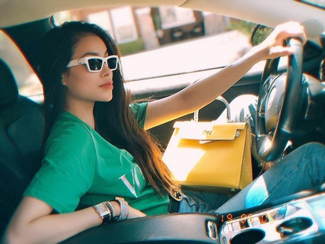 Mỹ nhân Việt giấu nhẹm chuyện sinh nở, đùng đùng khoe ảnh con gây sốc