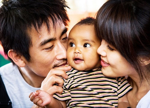 Nam thần đình đám xứ Hàn cũng có ngày 'ngửa tay xin vợ tiền tiêu vặt'