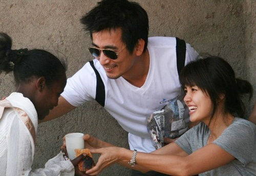 Nam thần đình đám xứ Hàn cũng có ngày 'ngửa tay xin vợ tiền tiêu vặt'