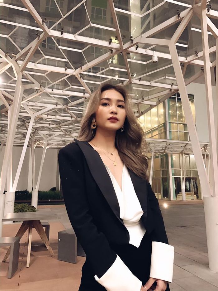 Nàng thơ Khả Ngân lọt top 100 gương mặt đẹp nhất châu Á