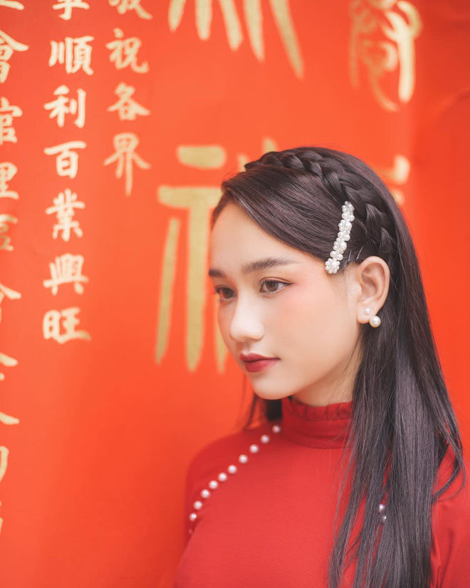 Nàng thơ trong Mắt Biếc: Ai cũng sang chảnh, đài các khi make up đậm