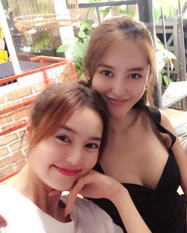 Ngỡ ngàng trước nhan sắc sinh đôi của Ninh Dương Lan Ngọc - Linh Chi