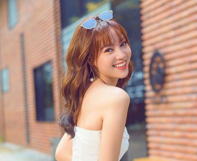 Ngỡ ngàng trước nhan sắc sinh đôi của Ninh Dương Lan Ngọc - Linh Chi
