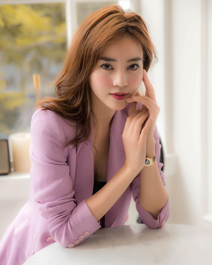 Ngỡ ngàng trước nhan sắc sinh đôi của Ninh Dương Lan Ngọc - Linh Chi