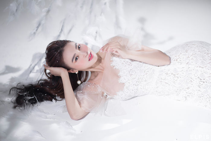 Ngọc nữ Ninh Dương Lan Ngọc gợi cảm trong bộ ảnh thời trang