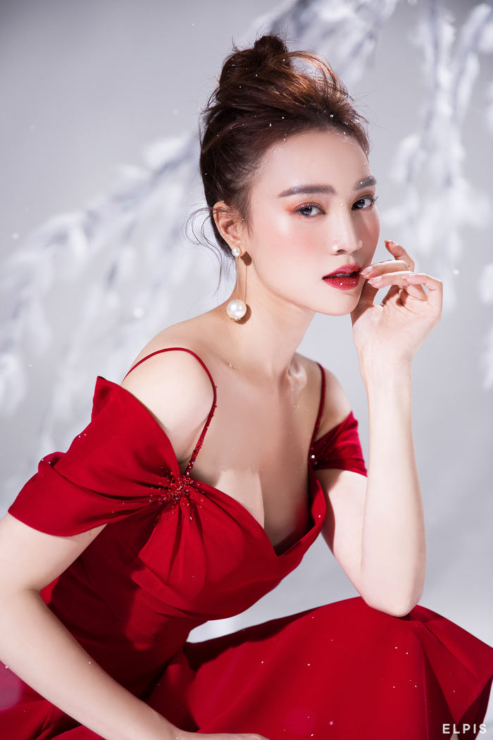 Ngọc nữ Ninh Dương Lan Ngọc gợi cảm trong bộ ảnh thời trang