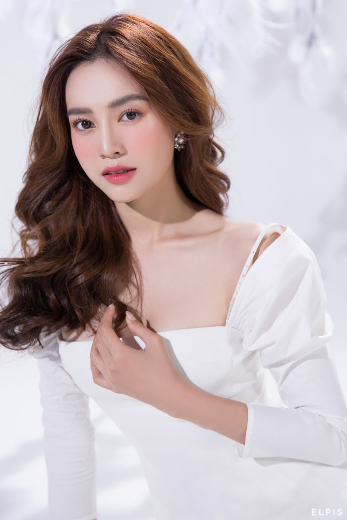 Ngọc nữ Ninh Dương Lan Ngọc gợi cảm trong bộ ảnh thời trang