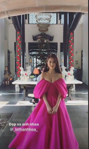 Ngọc Trinh o ép vòng 1 sexy đến nghẹt thở trong hậu trường chụp ảnh