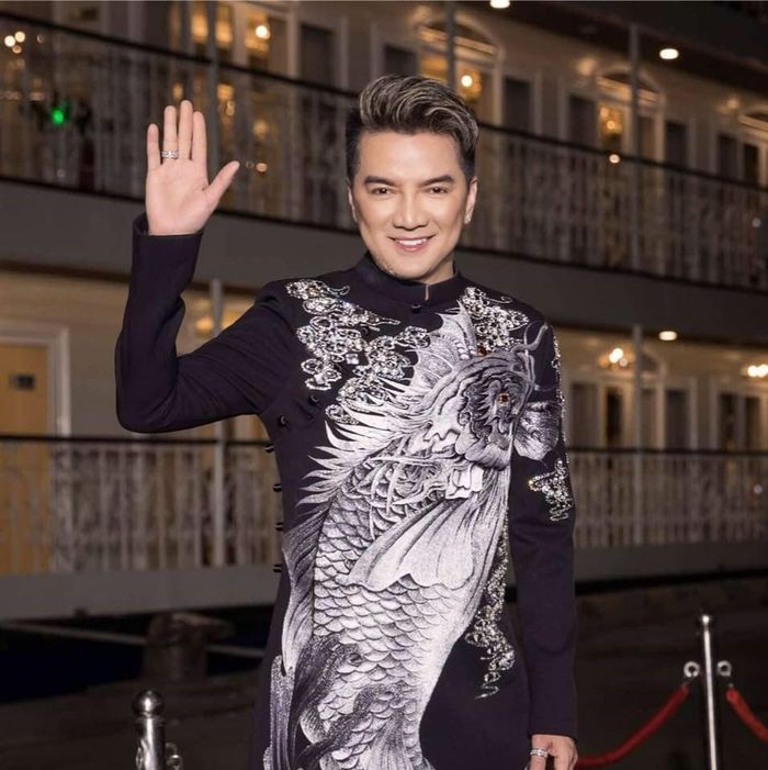 Ngọc Trinh, Hoàng Thùy Linh... có phát ngôn dậy sóng dư luận năm 2019