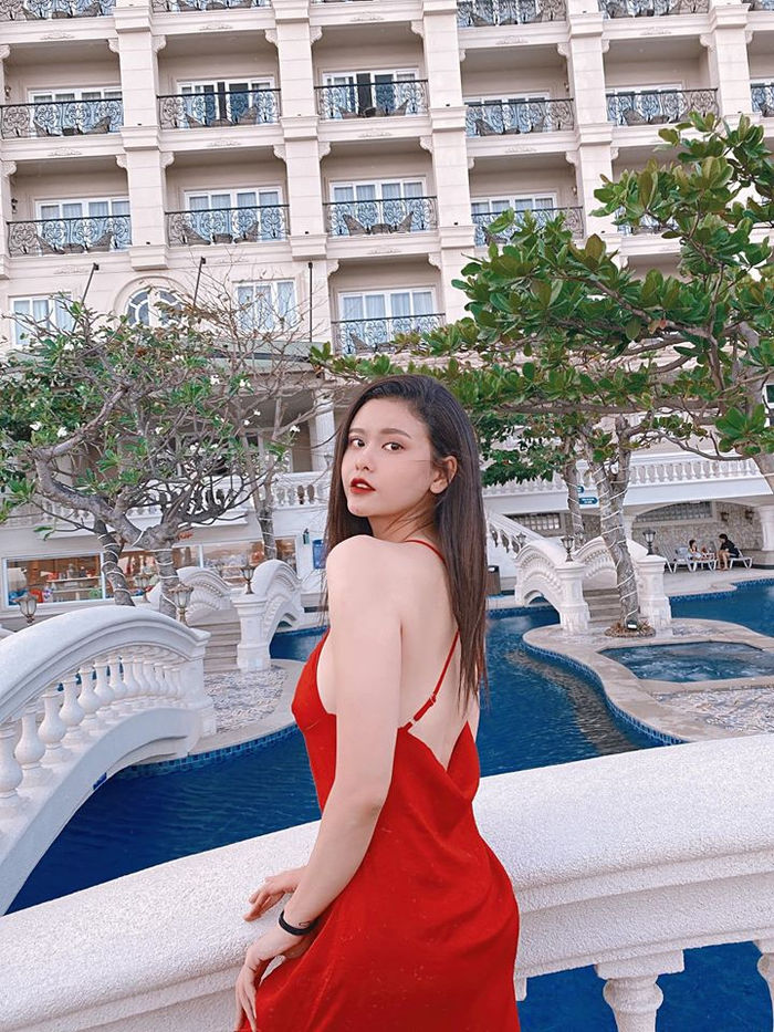Ngọc Trinh yêu người mới, Mai Phương Thúy mua đồng hồ tiền tỷ cất tủ