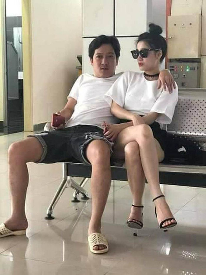 Nhã Phương - Trường Giang: Chồng diện đồ bình dân, vợ toàn hàng hiệu