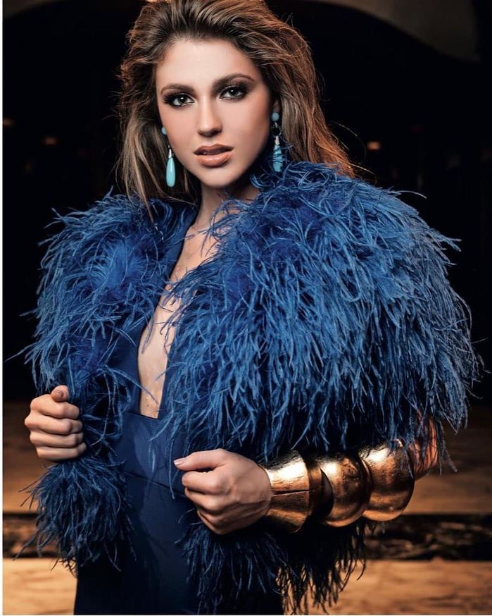 Nhan sắc “cực phẩm” của Á hậu 1 Miss Universe 2019