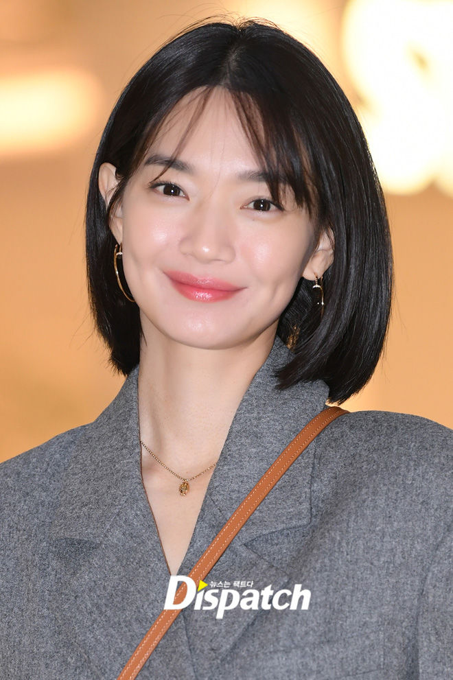 Nhan sắc gây náo loạn của Shin Min Ah khi xuất hiện trước công chúng