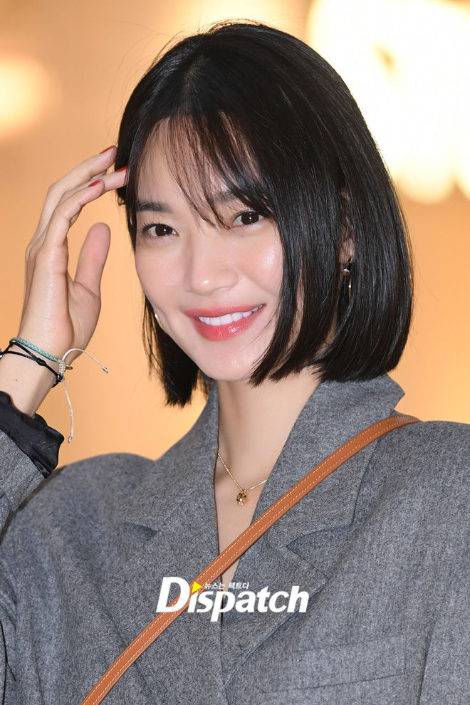 Nhan sắc gây náo loạn của Shin Min Ah khi xuất hiện trước công chúng