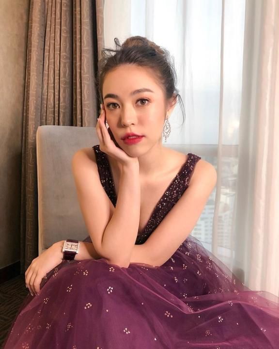 Nhan sắc và cuộc sống trong mơ của các ái nữ gia thế “nứt vách”
