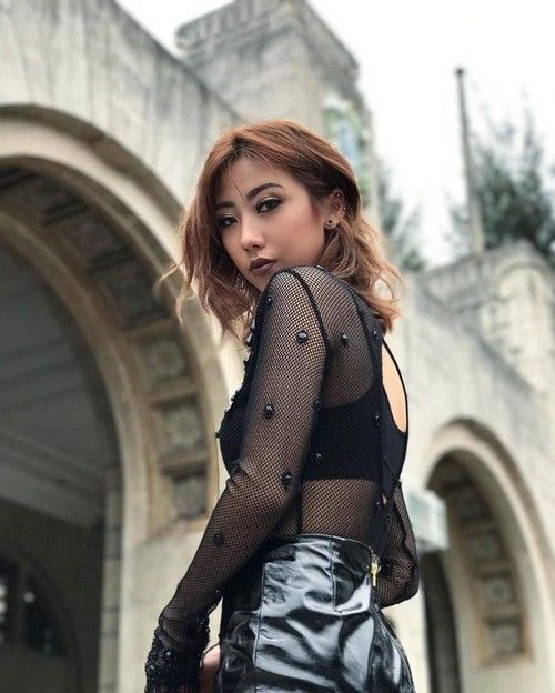 Nhan sắc và cuộc sống trong mơ của các ái nữ gia thế “nứt vách”