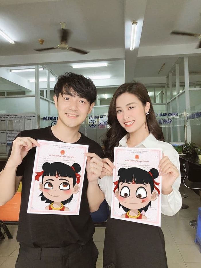 Nhi - Thắng khoe giấy kết hôn, Hà Hồ - Kim Lý ngày càng rõ nét phu thê