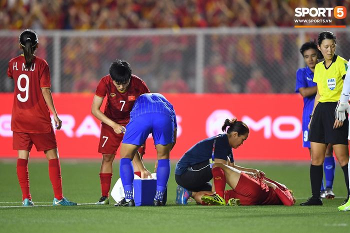 Nhìn tuyển Thái Lan gục mới biết tuyển Việt Nam nỗ lực cỡ nào