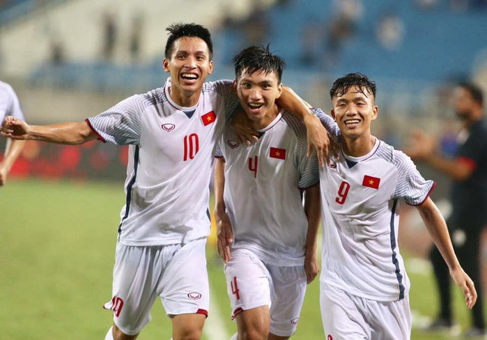 Những bí mật ngoài sân cỏ của Hùng Dũng: Đá Sea Game khi con mới sinh