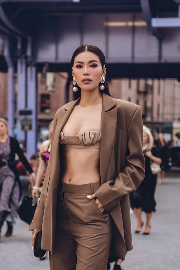 Những pha diện croptop “hút mắt” của sao Việt: Đỉnh nhất là Minh Tú