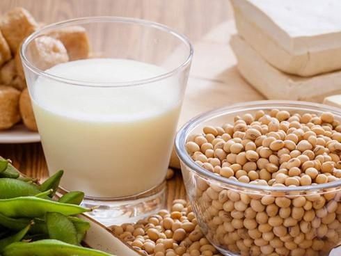 Đậu nành, cà tím, mộc nhĩ... nếu nấu không chín kĩ sẽ gây ngộ độc