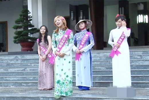Nón lá, áo dài – 2 đồ vật mà những sao Hàn dùng để “lấy lòng” fan Việt