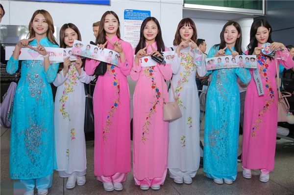 Nón lá, áo dài – 2 đồ vật mà những sao Hàn dùng để “lấy lòng” fan Việt
