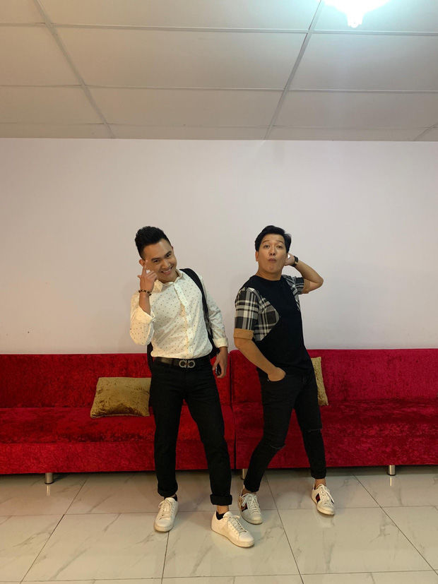 Phong cách thời trang đối lập của 2 vợ chồng Trường Giang - Nhã Phương
