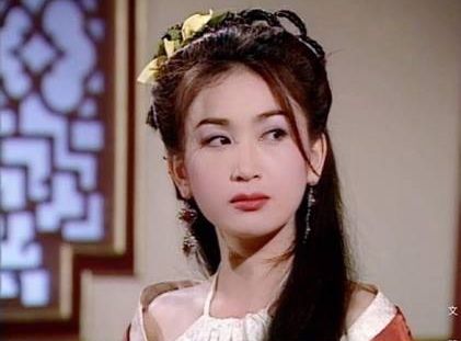 Ôn Bích Hà diện bikini ở tuổi 53, CĐM: Đát kỷ ngoài đời thật là đây