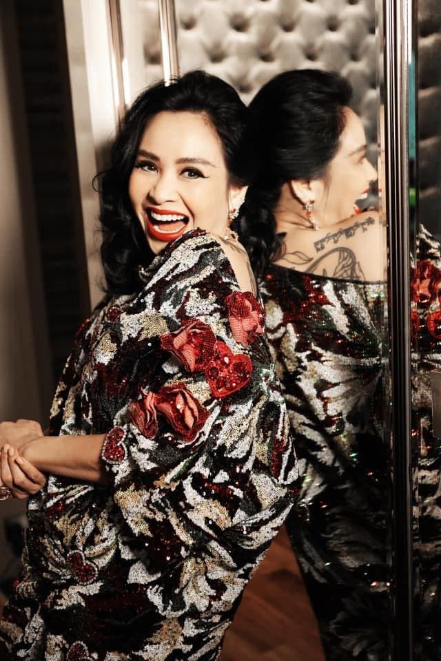 4 diva hàng đầu Việt Nam: Mỹ Linh an yên, Hồng Nhung lại truân chuyên