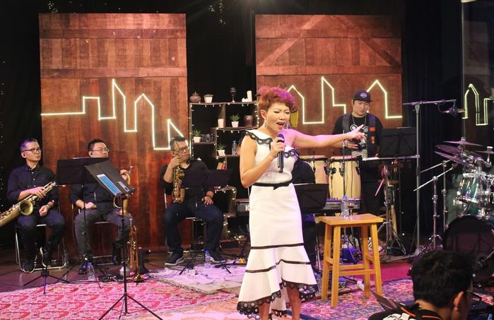 4 diva hàng đầu Việt Nam: Mỹ Linh an yên, Hồng Nhung lại truân chuyên