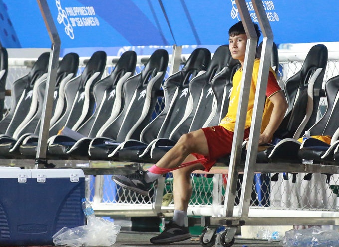 Quang Hải ngấn lệ khi nghe lời cổ vũ phía sau: “Hải ơi cố lên!