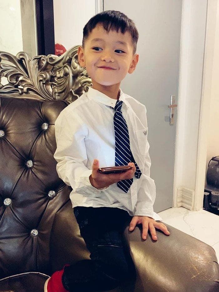Quý tử nhà Trà My: Con đầu là bản sao của mẹ, út cưng giống bố như tạc