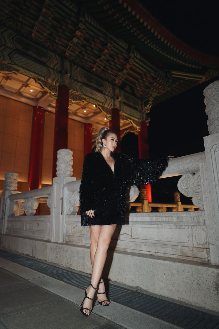 Quỳnh Anh Shyn “chặt đẹp” thảm đỏ Asia Fashion Award 2019