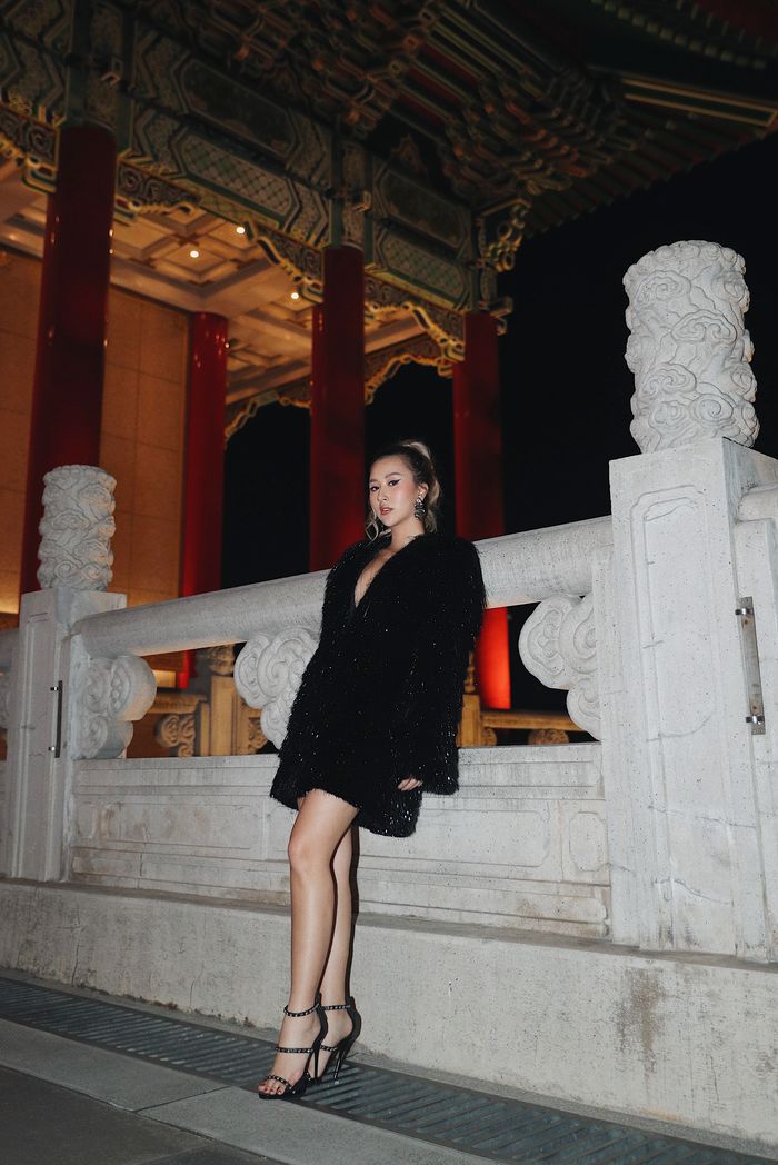 Quỳnh Anh Shyn “chặt đẹp” thảm đỏ Asia Fashion Award 2019