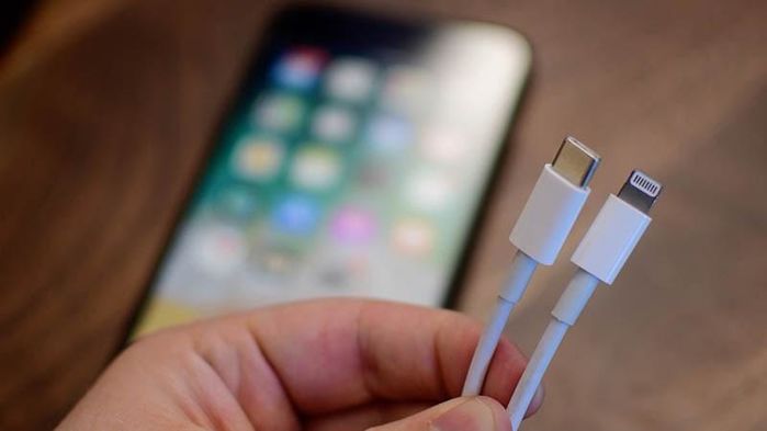 Rò rỉ thông tin iPhone 2021 sẽ sạc không dây hoàn toàn