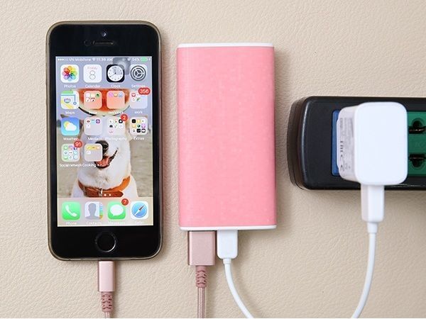 Hai vợ chồng thương vong vì điện thoại bất ngờ phát nổ do sạc qua đêm