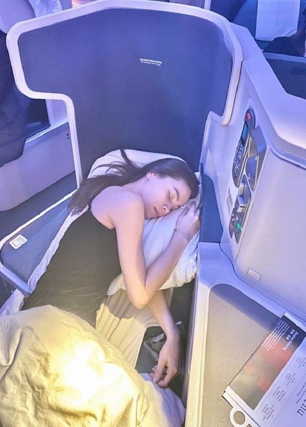 Sao Việt bị dìm hàng lúc ngủ: Hà Hồ, Hương Giang vẫn xinh đẹp