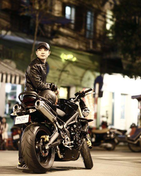 Sao Việt có thú chơi mô tô: Ưng Hoàng Phúc chi cả 1 tỷ để mua xe